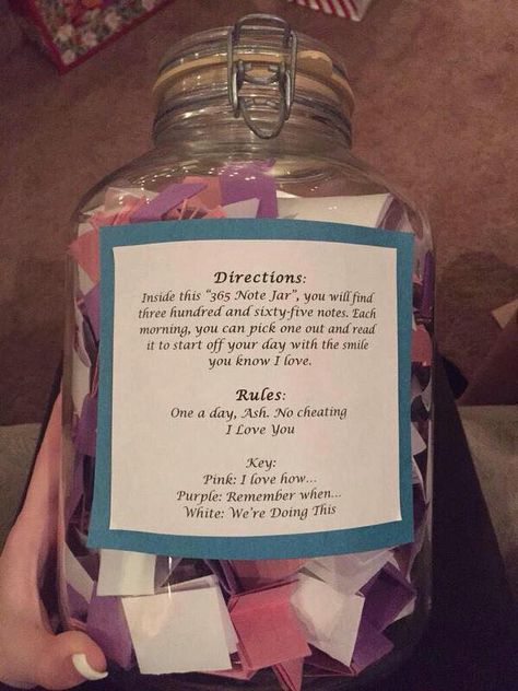 This is freaking adorable. If someone did this for me, I'd be so in love. 365 Note Jar, 365 Jar, Friends Diy, Relationship Gifts, Birthday Gifts For Best Friend, Friend Christmas, Bff Gifts, Best Friend Birthday, Trendy Gift