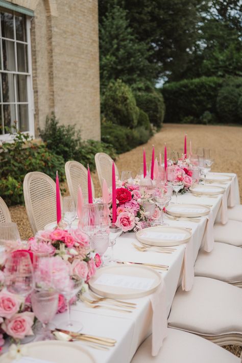 Pink Disco Wedding Theme, Barbie Pink Wedding Theme, Hot Pink Table Setting, Pink Wedding Table Settings, British Estate, Pink Table Decorations, Pink Reception, Pink Table Settings, Diy Destination Wedding