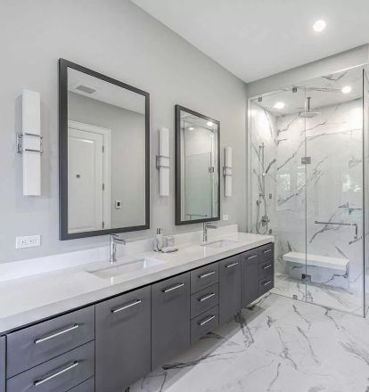 Grey and White Bathroom | Photos Designs Ideas Modern Bathroom Design Grey, Grey Modern Bathrooms, Grey And White Bathroom, Grey Bathrooms Designs, Gray And White Bathroom, Grey Bathroom Tiles, White Bathroom Designs, White Bathroom Tiles, Bathroom Inspiration Modern