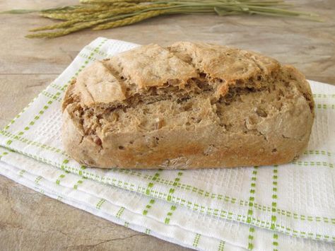 How to Substitute Spelt for White Flour Dakota Bread, Spelt Flour Recipes, Spelt Recipes, Sprouted Wheat, Einkorn Recipes, Spelt Bread, Grain Mill, Flour Alternatives, Artisan Bread Recipes