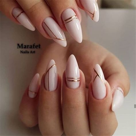 Beige Nails Design, Nail Fashion Trends, Fall Acrylic, Unghie Nail Art, Elegant Nail Designs, Classy Nail Designs, Stylish Nails Designs, Beige Nails, Gold Nail