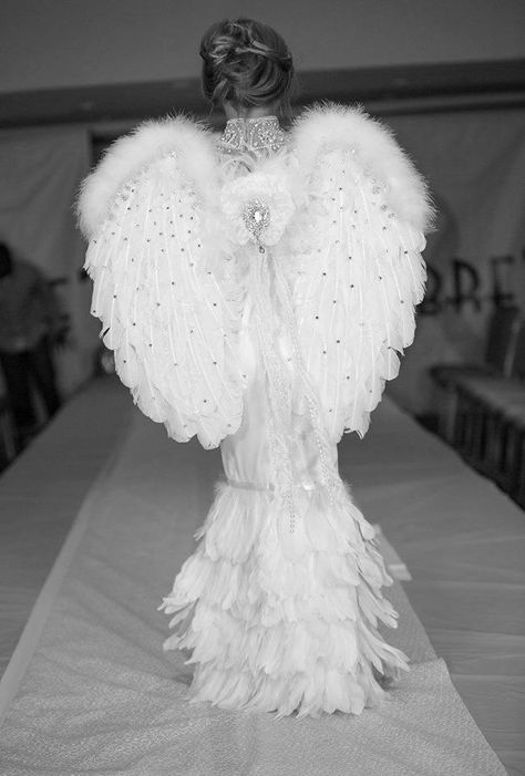 Couture Hair Accessories, Large Angel Wings, Christmas Booth, Angels Wings, Feather Angel Wings, Angel Costume, Pinterest Diy, Angel Doll, Decorating Style