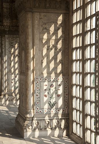 Red Fort, Delhi, India Red Fort Delhi, Mughal Architecture, Red Fort, Indian Architecture, Desi Aesthetic, Indian Aesthetic, Old Building, Islamic Architecture, South Asia