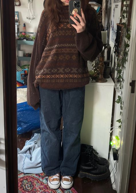 Grandpa Cardigan Outfit Aesthetic, Outfits With Grandpa Sweaters, Fall Camping Aesthetic Outfits, Cozy 90s Outfits, Bookish Outfits Summer, Cute Thrifted Clothes, Fall Outfit Inspo Grunge, Book Worm Outfit Style, How To Style Grandpa Sweaters