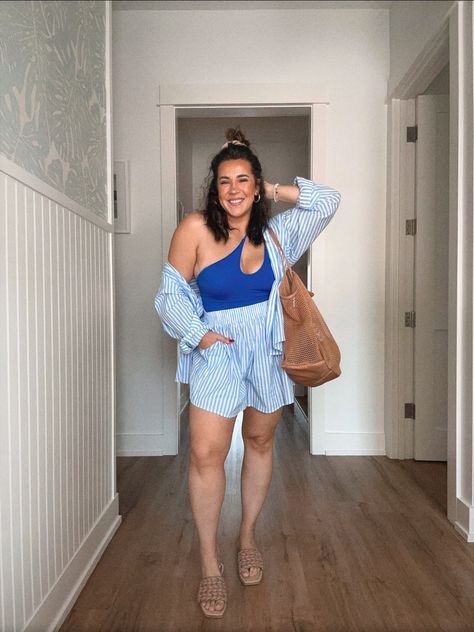 Hawaii Outfits Ideas Midsize, Resort Wear For Women Midsize, One Piece Swimsuit Midsize, Cruise Outfits Midsize, Midsize Resort Wear, Curvy Vacation Outfits, Midsize Wardrobe, Mid Size Beach Outfit, Midsize Vacation Outfits