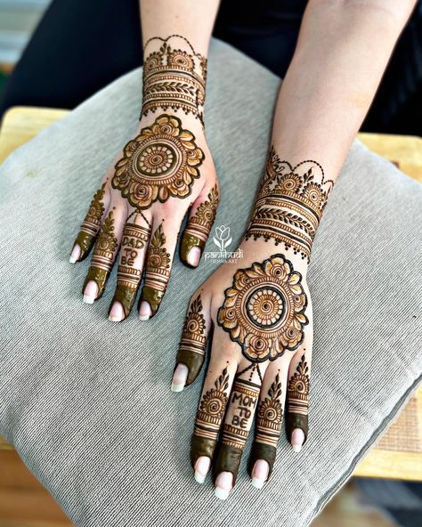 Beautiful henna for mom to be Amrit💕 Mom To Be Mehndi Design, Mom To Be Mehendi Design, Baby Shower Mehendi Designs, Wrist Mehndi Designs, Arabian Mehndi, Arabian Mehndi Design, Beautiful Simple Mehndi Design, Hand Mehendi, Mehedi Design