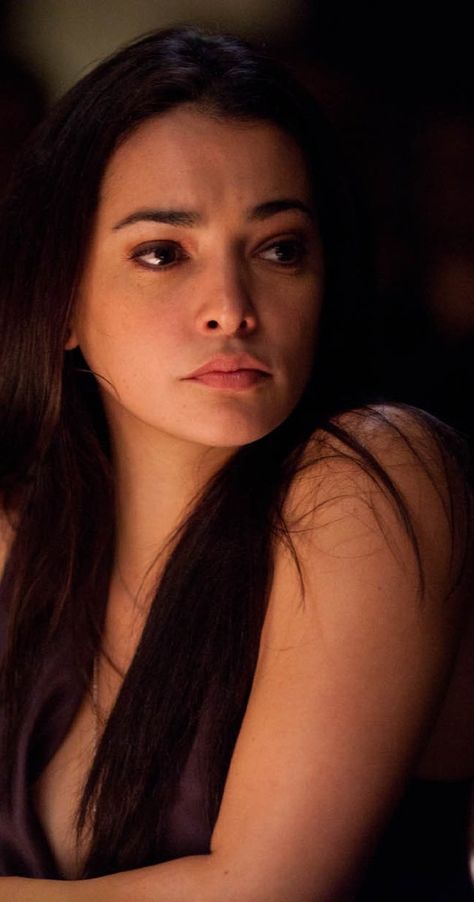 I have a soft spot for Natalie Martinez who always plays serious cops in sort of silly shows.  She looks just like I imagined my emotionally guarded PR Executive Zoey, in Blood Vine.  And come on, wouldn't she look great with George Clooney? Natalie Martinez, Broken City, Celebrity Stars, Hollywood Actress, Calendar Girls, Soft Spot, George Clooney, Drawing Practice, Rich Girl