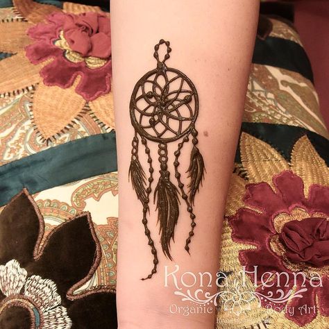 Lush Henna, Dream Catcher Henna, Henna Tattoo Diy, Tattoo Dreamcatcher, Henna Tattoo Designs Arm, Tattoo Feather, Party Henna, Mehandi Henna, Organic Henna