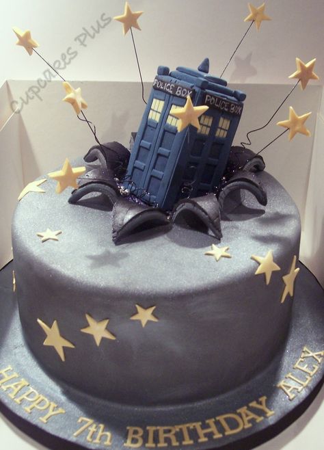 Dr Who Cake, Doctor Who Cakes, Rice Crispy Cake, Tardis Cake, Doctor Who Birthday, Dr Who Tardis, Gateaux Cake, Childrens Birthday Cakes, Creative Cakes