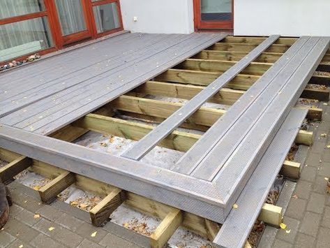 How To Build A Composite Deck, Teracce Ideas, 2 Level Deck Ideas, Ground Level Deck Ideas, Ground Level Deck Plans, Two Level Deck Ideas, Wood Deck Designs, Two Level Deck, Ground Level Deck