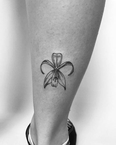 Italy Tattoo, Strong Tattoos, Flower Tattoo Designs, Simplistic Tattoos, October 15, Artist On Instagram, Body Tattoos, Lotus Flower Tattoo, Tattoo Artist