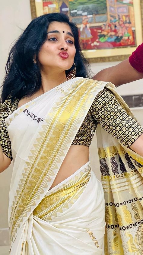 Nivetha Thomas, Stylish Actresses, Indian Actress Hot Pics, Desi Beauty, Asian Beauty, Acting, Saree, On Twitter, Twitter