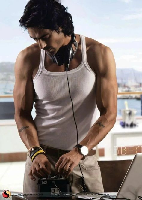 Arjun Rampal, Vintage Bollywood Aesthetic, Maladaptive Daydreaming, Ripped Body, Bollywood Photos, Vintage Bollywood, Workout Plan Gym, Beauty Shoot, Futuristic Fashion