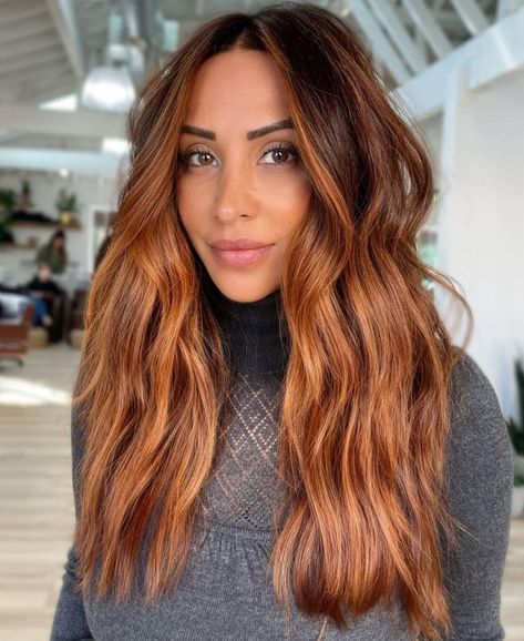 Brunette Hair with Ginger Balayage Brown Red Balayage Hair, Red Blonde Hair Balayage, Ginger Hair Balayage, Brown To Copper Balayage, Balayage Copper Hair, Copper Hair Balayage, Red Copper Balayage, Red Hair Balayage, Spring Red Hair Color