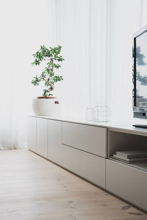 Lundia Fuuga as a tv-stand Ikea Tv Wall Unit, White Washed Floors, Built In Shelves Living Room, Studio Apartment Living, Simple Interior, Home Design Living Room, Beautiful Interior Design, Living Room Tv Wall, Scandinavian Interior