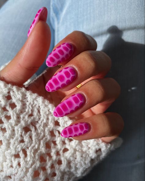 Statement Nail Ideas, Pink Snake Print Nails, Blooming Gel Snake Print, Colorful Blooming Gel Nails, Dark Pink Nails Ideas, Snake Print Nails Design, Nail Inspo Trendy 2024 Spring Almond, White Blooming Gel Nails, Light And Dark Pink Nails