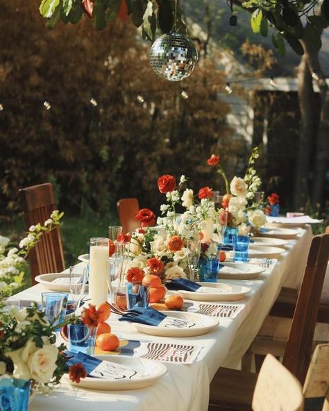 Austin Floral Designer on Instagram: "Last night’s Seder dinner flowers were special. Each element contained symbolic value. Centerpieces designed with bitter herbs, and oranges to represent fruitfulness for ALL members of the Jewish community. Thank you for including LOAM in this beautiful event @bananascones . Next year in Jerusalem! . . . #underthefloralspell #floraldesign #seder #passover #florist #atxflorist #atxevents #atxlife #austintexas #fineartflowers #flowersofinstagram #moodforfloral Passover Centerpieces, Seder Dinner, Passover Seder Table, Bitter Herbs, Passover Table, Seder Table, Dinner Centerpieces, Simple Wedding Centerpieces, Passover Seder