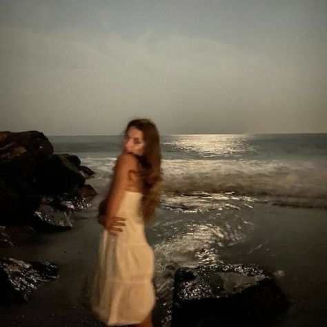 Jewel Aesthetic, Taylor Jewel, Girl In White Dress, Cute Pose, Pose Inspiration, The Summer I Turned Pretty, Sea Photography, Mermaid Aesthetic, Disney Ariel