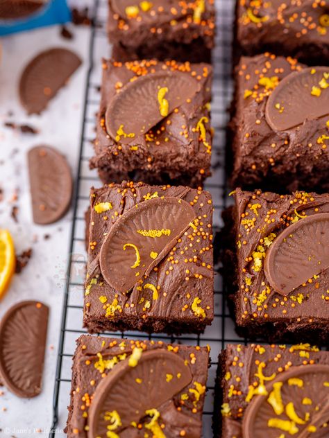 Chocolate Orange Traybake Cake! Orange Traybake, Peanut Butter Charcuterie Board, Butter Charcuterie Board, Valentine Baking Recipes, Butter Board Charcuterie, Chocolate Traybake, Traybake Cake, Butter Board, Janes Patisserie