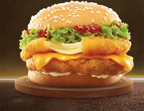 McDonald’s New Chick 'N' Cheese Is A Duo-Patty Burger With Mozzarella And Crispy Chicken Chicken Cheese Burger, Chicken Subs, Mcdonalds Chicken, Chicken Mcnuggets, Crispy Cheese, Mozzarella Chicken, Chicken Patties, Cheese Burger, Sunday Lunch