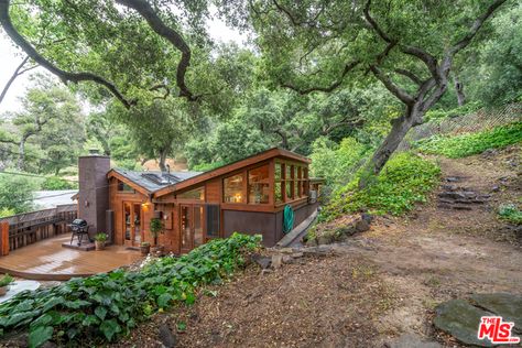 Topanga California, Butterfly Roof, Topanga Canyon, Mid Century Modern Interiors, Dream Living, California Homes, House Goals, Cabin Homes, Retro Modern