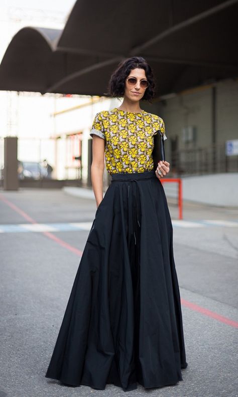 Yasmin Sewell, Vinter Mode Outfits, Paris Street Style Spring, Long Black Skirt, Winter Mode Outfits, Black Skirt Outfits, Fashion Week Spring 2014, Rock Outfit, Paris Mode