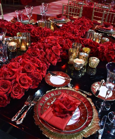 Phantom Of The Opera Wedding, Valentine Dinner Decorations, Opera Wedding, Red Roses Centerpieces, Red And White Weddings, Rose Centerpieces, Traditional Bride, Marriage Ceremony, Wedding Stage