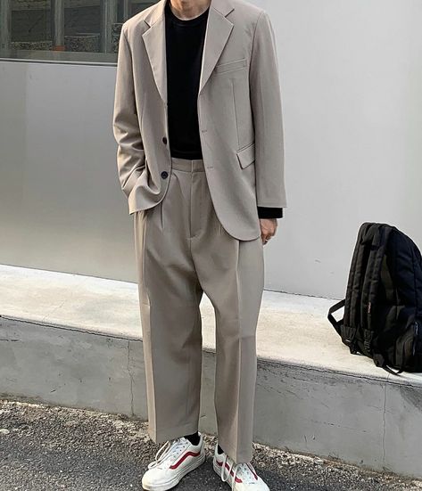 Aesthetic Suits Mens Fashion, Loose Suits Men, Buisnesscore Outfit Men, Korean Suit Men, Oversized Suits Men, Men Suit Outfit, Aesthetic Guy Outfits, Korean Suit, Prom Suits For Men