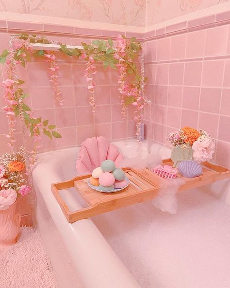 Pastel Bathroom Ideas, Danish Bathroom, Seattle Christmas, Pastel Bathroom, Pastel Danish, Pink Dollhouse, Danish Pastel Aesthetic, Dream Bath, Aesthetic Bathroom