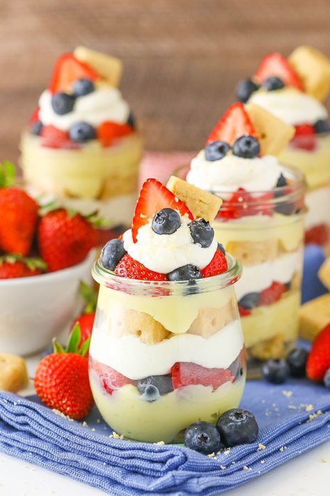 Berry Custard Trifles in a Jar - no bake with layers of Walkers shortbread, custard, whipped cream and fresh fruit! Summer Trifle Recipes, Berry Custard, Summer Trifle, Walkers Shortbread, Mason Jar Desserts, Cheesecake Trifle, Berry Parfait, Homemade Custard, Lemon Mousse