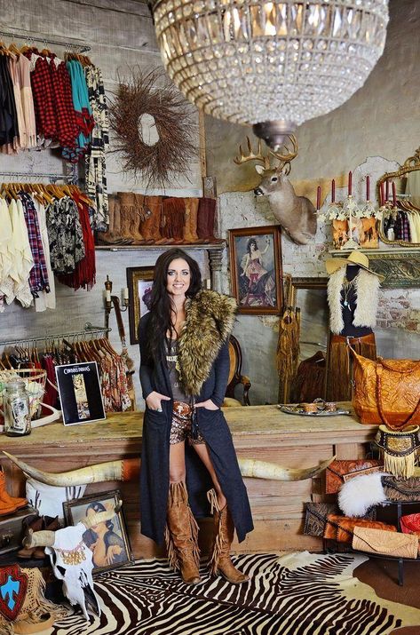 Mode Country, Boutique Hub, Boutique Inspiration, Texas Boutique, Store Design Boutique, Boutique Display, Western Boutique, Mode Hippie, Western Store