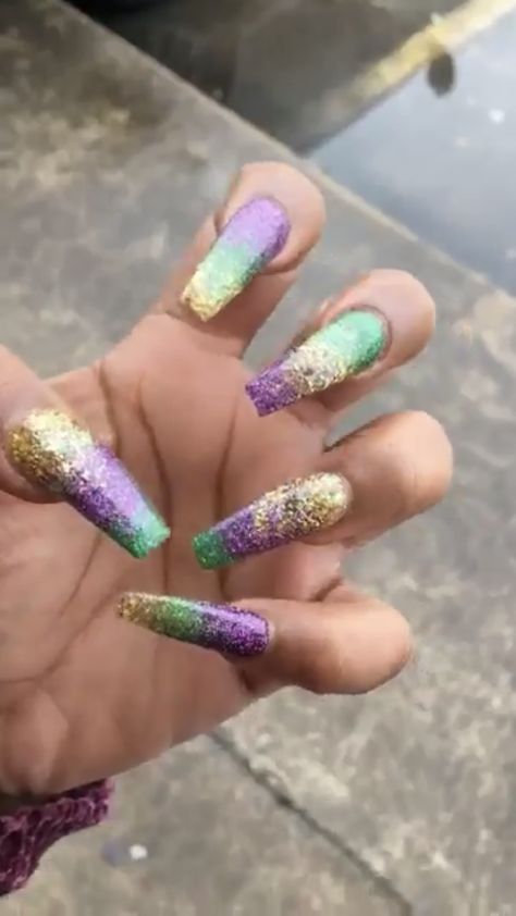 Mardi Gras Nails Design, Dark Skin Nail Polish, Mardi Gras Nails, Tropical Vacation Nails, Shellac Nail Art, Glass Nails Art, February Nails, Fall Acrylic Nails, Vacation Nails