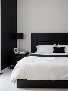 Black Wooden Bed, Black Headboard Bedroom, White Interior Design Modern, Black And White Anime, Black And White Bedroom, White Wall Bedroom, Black Bedroom Decor, Simple Bedroom Decor, Black Bed Frame