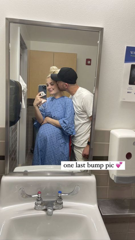 Pregnant Instagram Story, Carlin Bates, Baby Selfie, Delivery Hospital, Belly Pics, Baby Bump Pictures, Pregnancy Belly Photos, Cute Pregnancy Pictures, Belly Photos