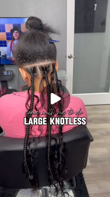 39K likes, 82 comments - braided.bydev on July 7, 2024: "I been hiding my content from yall idk why 🤣😩 I gotta get back on it!! August bookings open July 23rd💕 #knotless #explorepage #smallknotless #mediumknotless #milwaukeebraider #braider #milwaukee #twists #softlocs #fauxlocs #bohoknotless #explorebraids #explorepage✨". Box Braids Hairstyles Goddesses, 20 Knotless Braids, How To Part Large Box Braids, 12 Box Braids Hairstyles, Updo Hairstyles With Braiding Hair, Curly Twists Braids Black Women, Large Knotless Box Braids Parting Map, One Pack Braiding Hair Hairstyles, Large Box Braid Parting Pattern