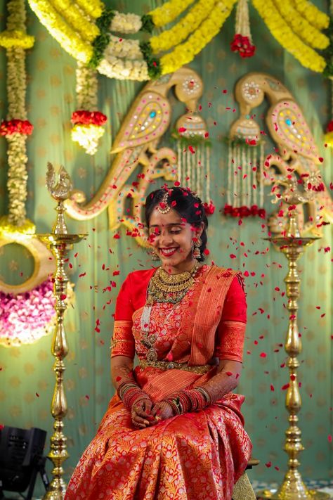 Indian Backdrop, Rani Haram, Pellikuthuru Decor, Hyderabad Wedding, Haldi Photoshoot, Reception Sarees, Mehendi Function, Photo Of Bride, Pooja Decor