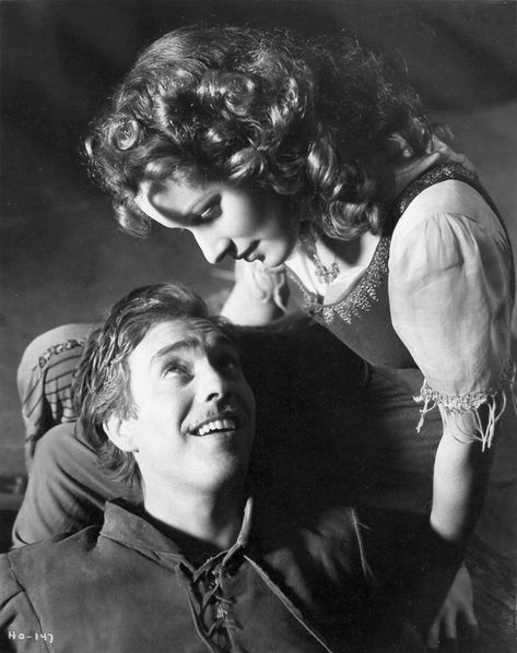 Maureen O'Hara & Alan Marshal (Hunchback of Notre Dame / 1939) William Dieterle / Photo RKO radio Pictures. Maureen O Hara, The Hunchback Of Notre Dame, Maureen O'hara, Hunchback Of Notre Dame, John Ford, O Brian, Black N White Images, Phantom Of The Opera, Golden Age Of Hollywood