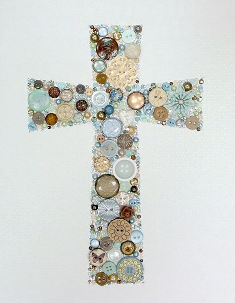 Button  & Swarovski Crystal Cross Art by Belle Papier Simple Crafts To Sell, Crosses Crafts, Button Ideas, Button Creations, Jesus Christ Cross, Christ Cross, Cross Pictures, Button Craft, Catholic Cross