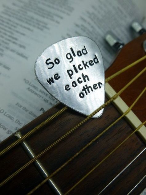 Guitar Wedding, Funny Guitar, Not Musik, Guitar Art, Music Aesthetic, Guitar Picks, Wedding Humor, Fotografi Potret, American Horror Story