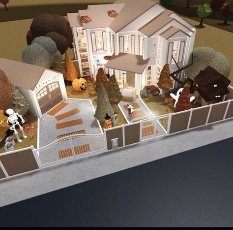 Halloween Bloxburg Houses Interior, Bloxburg House Ideas Exterior Halloween, Boo Burg Fall House, Small Autumn House Bloxburg, Autmn Bloxburg House, Bloxburg Fall House Layout, Bloxburg Halloween House, Cottage Core Bloxburg House, Winter House Exterior