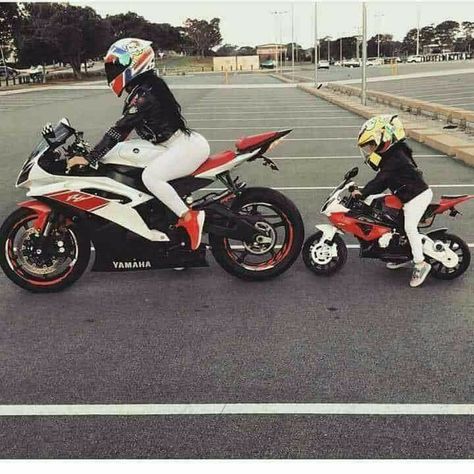 Kawasaki 250, Xe Ducati, Motorcycle Baby, Motos Yamaha, Family Bike, Image Moto, Bike Pictures, Dirt Bike Girl, Motorbike Girl