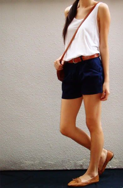 Navy Shorts Outfit Navy Shorts Outfit, Blue Shorts Outfit, Casual Shorts Outfit, Shorts Outfits Women, Shorts Outfits, Shorts Outfit, Navy Blue Shorts, Diva Fashion, Navy Shorts