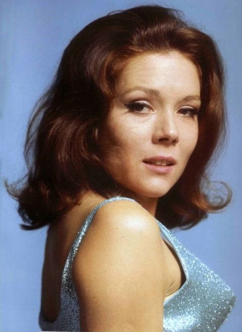 35 Beautiful Photos of Diana Rigg in the 1960s and ‘70s Diana Riggs, Dame Diana Rigg, Avengers Girl, Jean Seberg, Emma Peel, Bond Girls, Swinging Sixties, New Avengers, English Actresses