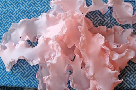 a ruffled streamer made out of a plastic table cloth. Just pinch it with your fingers and stretch it out. Pinch pull... pinch pull. Ruffled Streamers, Hall Deco, Party Streamer, Plastic Table Cloth, Musical Background, Ocean Classroom, Jellyfish Decorations, Diy Ruffle, Tablecloth Curtains