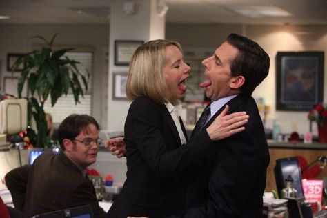 Holly The Office, Holly Flax, Funny Sitcoms, Best Of The Office, Michael Scott The Office, Damien Chazelle, The Office Show, Office Memes, Office Birthday