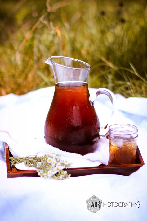 Sweet Lavender-Mint Iced Tea Iced Tea, Drinking Tea, Rose Wine, Lavender, Alcoholic Drinks, Mint, Healthy Eating, Tea, Drinks