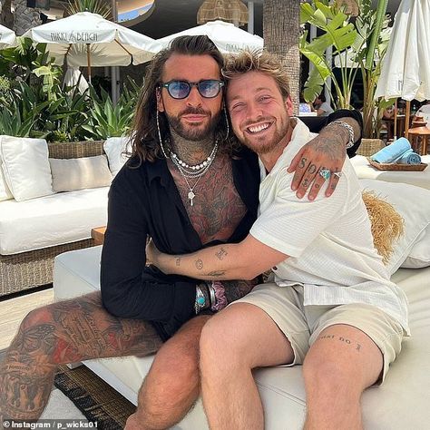 For years they were relegated to making TikTok videos and small reality TV stints… but now that they’re older and wiser, Sam Thompson and Pete Wicks are ready to take on a more serious role – and they have some very strong words for anyone who doubts that. The best friends have built a new […] Sam Thompson, Pete Wicks, Duncan James, Chloe Sims, Phillip Schofield, Sharon Osbourne, Tour Bus, Strong Words, Strictly Come Dancing