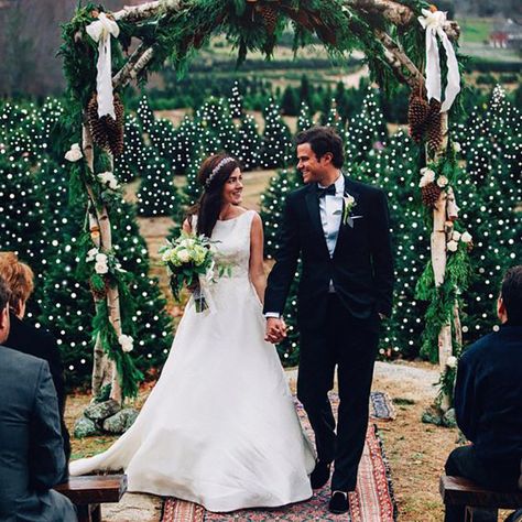 Lauren Koster Creative is sharing 15 Christmas ideas to add just the perfect amount of holiday spirit to your winter wedding. Winter Wedding Arch, Evergreen Wedding, Wedding Arch Rustic, Kiel James Patrick, Rustic Winter Wedding, Wedding Ceremony Arch, James Patrick, Classy Girl, After Life