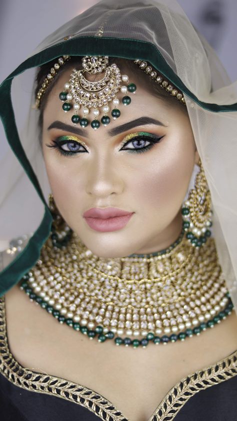 Green Lehenga Makeup, Green Lehenga Makeup Look, Benefit Cosmetics Blush, Bridal Pakistani, La Girl Cosmetics, Pakistani Bridal Makeup, Makeup Setting Spray, Bridal Makeup Looks, Asian Eye Makeup