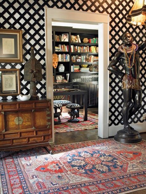 Lattice Interior Walls are Making a Comeback | Whether you call it lattice, trelliage, trellage —or the more French treillage — the look of latticework layered over an interior wall has always been a favorite. Trellised interiors add a little architecture interest without overwhelming the room. Black Trellis, Michelle Nussbaumer, Dallas Interior Design, Lattice Wall, Earthy Home Decor, Up House, Wall Color, Interior Walls, Decorating Tips